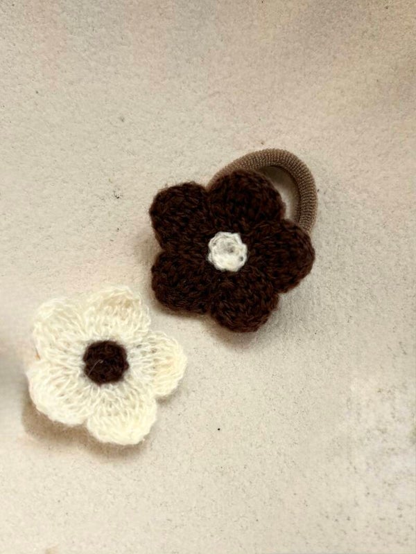 Elastiekje wollen bloem