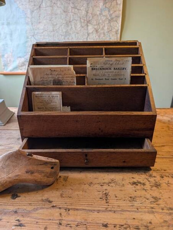 Oud Engels brievenkastje