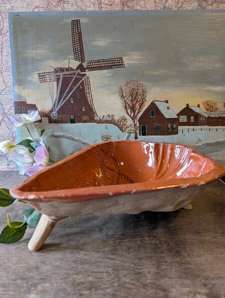 Oude Franse bakvorm op pootjes – geglazuurd