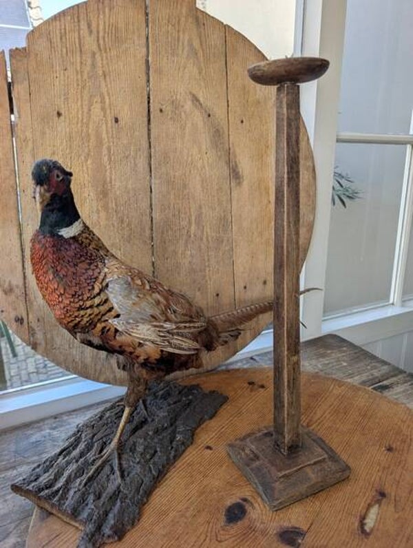 Authentieke houten hoedenstandaard