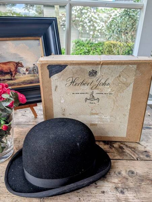 Hoedendoos met Bolhoed