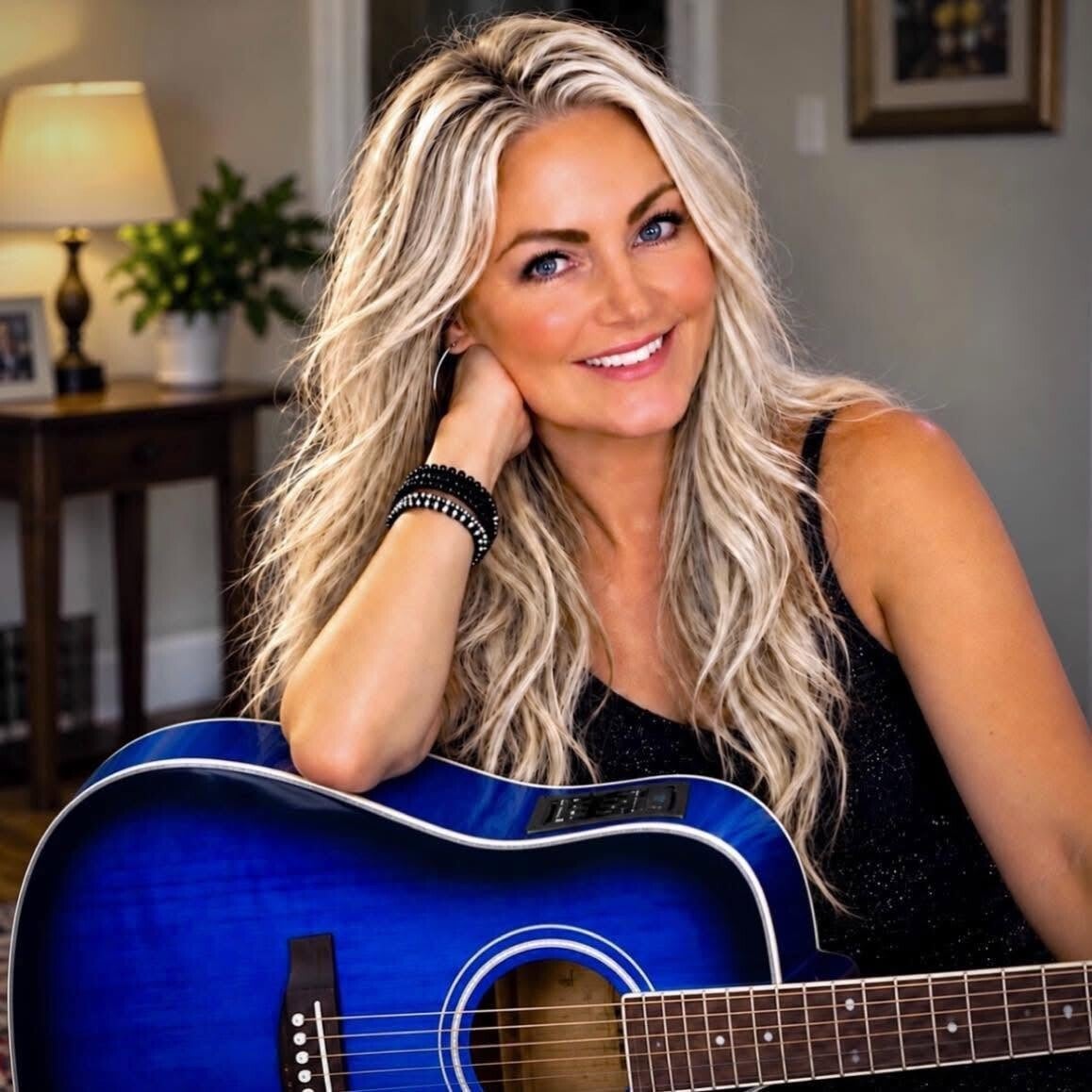 sonya summey miller singer sonya miller microphone ssm entertainment  music singer talent 