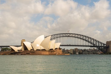 sydney24-standard-hzyjnw.jpg