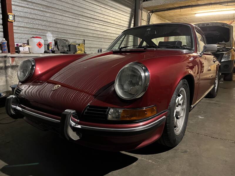 Porsche 911E 2.4 1971,  décontamination chimique, décontamination mécanique, poli lustre, polissage complet, lustrage, protection céramique.