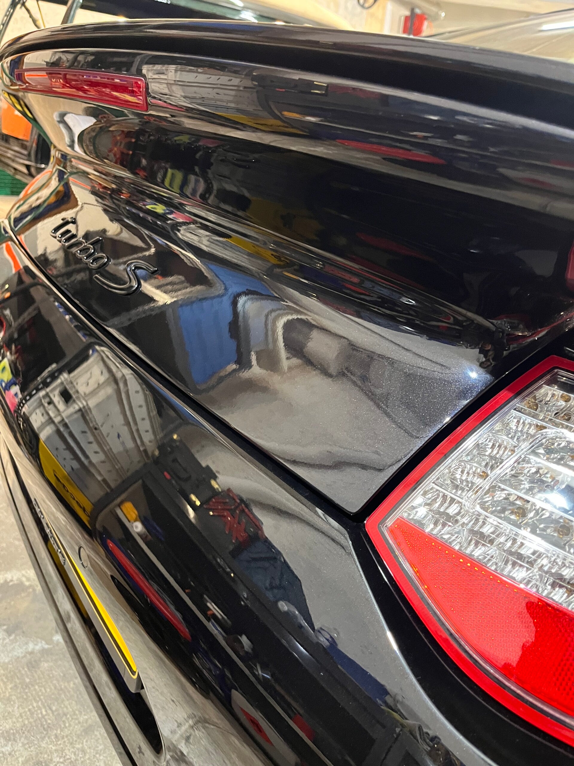 Porsche 911E 2.4 1971,  décontamination chimique, décontamination mécanique, poli lustre, polissage complet, lustrage, protection céramique.