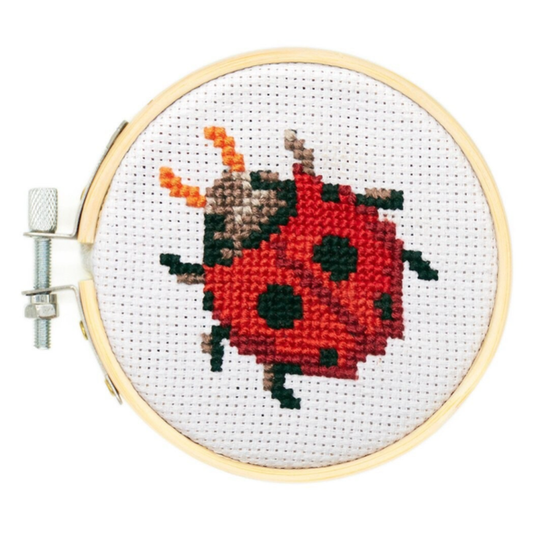 Lieveheersbeestje mini borduurset - kruissteek