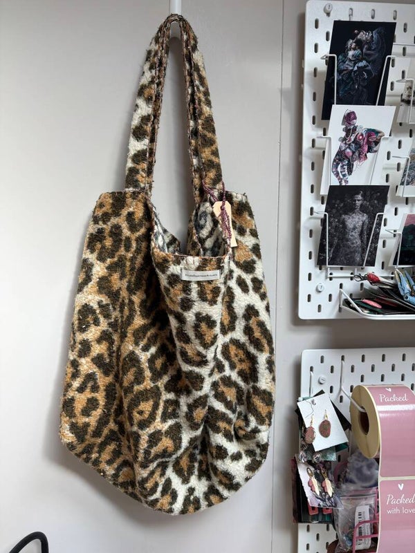 Mombag 057