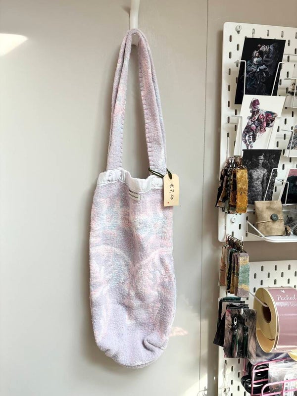 Tas 007