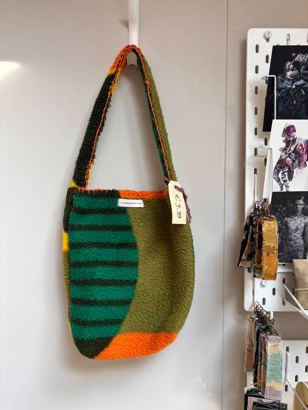 Tas 005