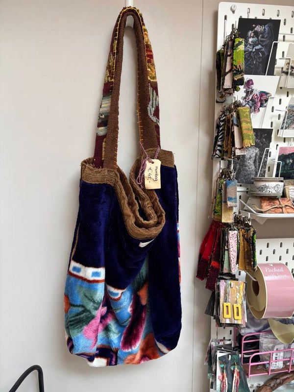 Mombag 043
