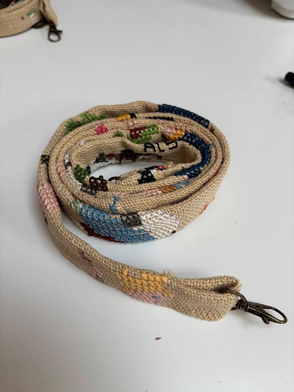 Strap 004