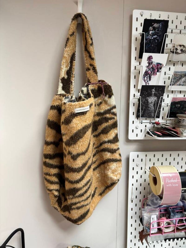 Mombag 025