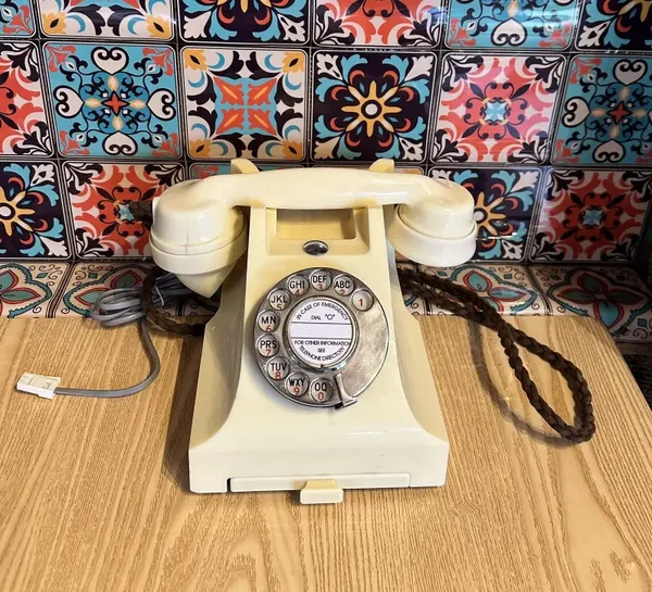 Stunning WHITE BAKELITE GPO Original Rotary Dial Phone - CONVERTED TO BT