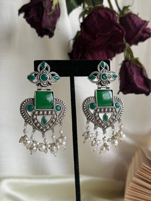 Royal Emerald & pearl chandeliers