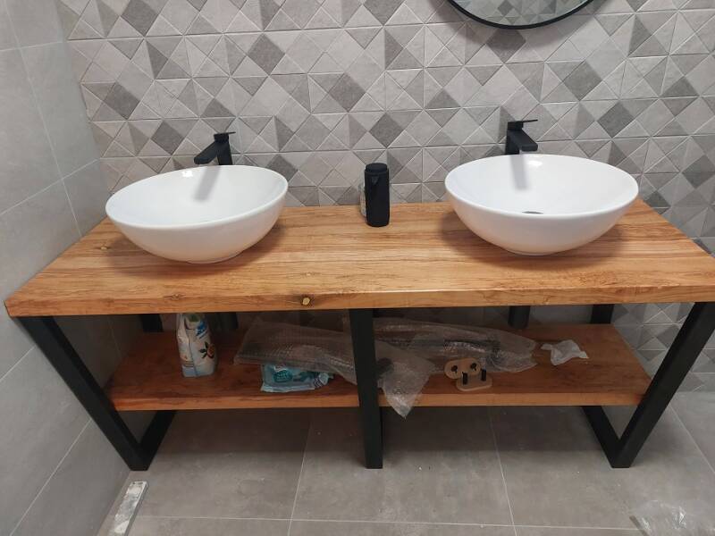 Bušenje ploče i montaža nadgradnih umivaonika, slavina i odvoda