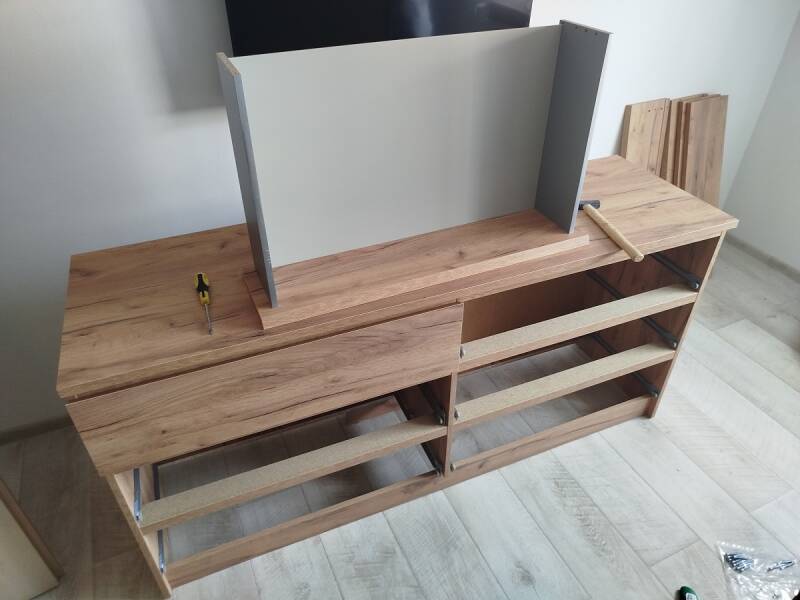 Montaža komode iz Jyska 2