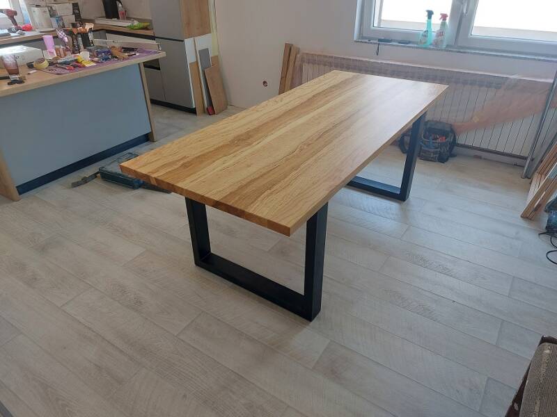 Pomoć u izradi i motaži masivnog stola za blagavaonicu 1