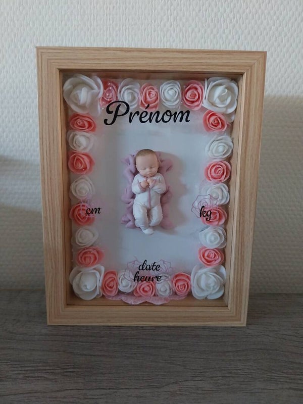 Cadre naissance vitrine fille thème roses