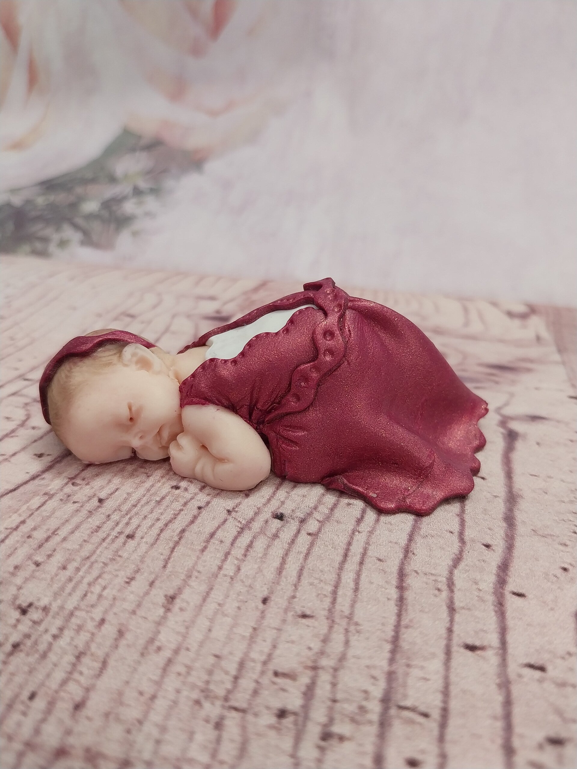Bébé fimo fille robe bordeaux