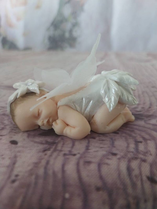 Bébé fimo fille papillon blanc