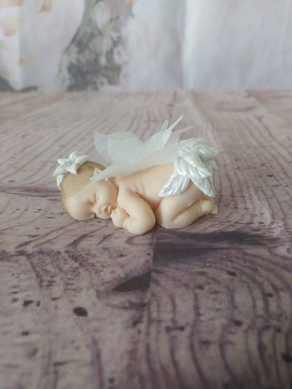 Bébé fimo fille papillon blanc avec chignon