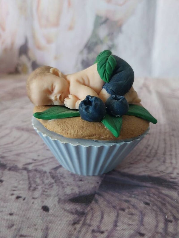 Bébé fimo garçon myrtille cupcake