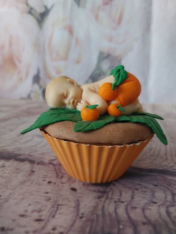 Bébé fimo garçon orange cupcake