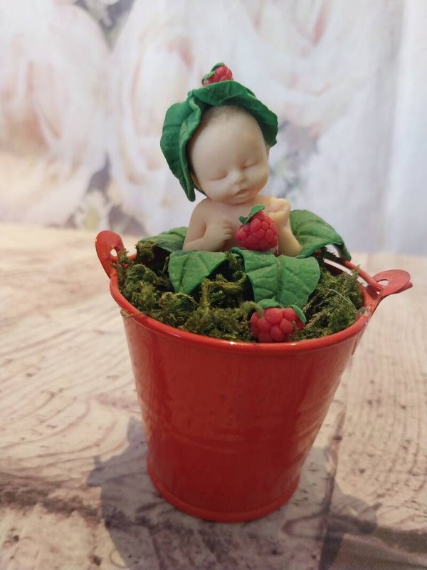Bébé fimo framboise en pot