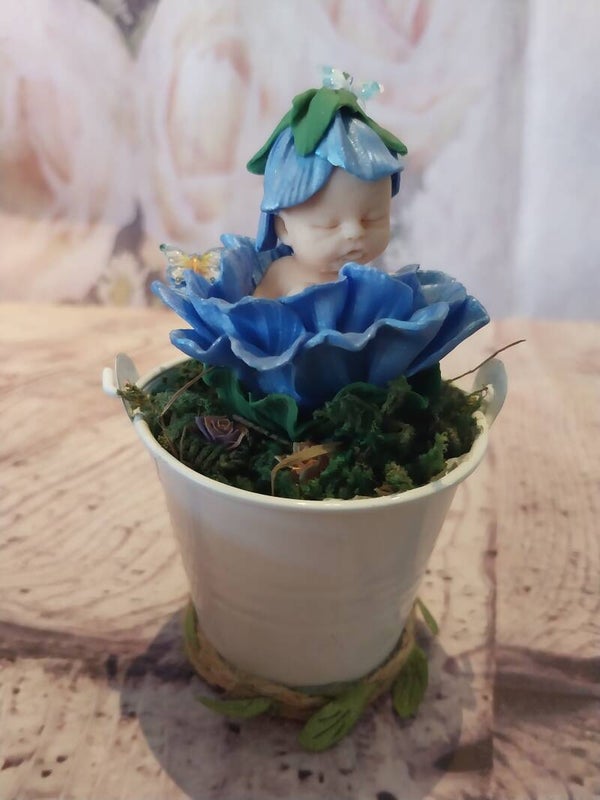Bébé fimo fleur bleu en pot