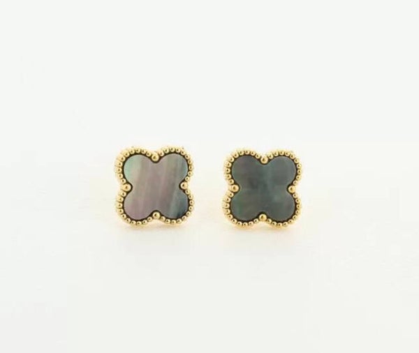 Clover earring grey