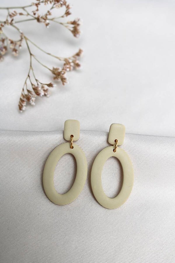 Oorbel Ovaal Beige
