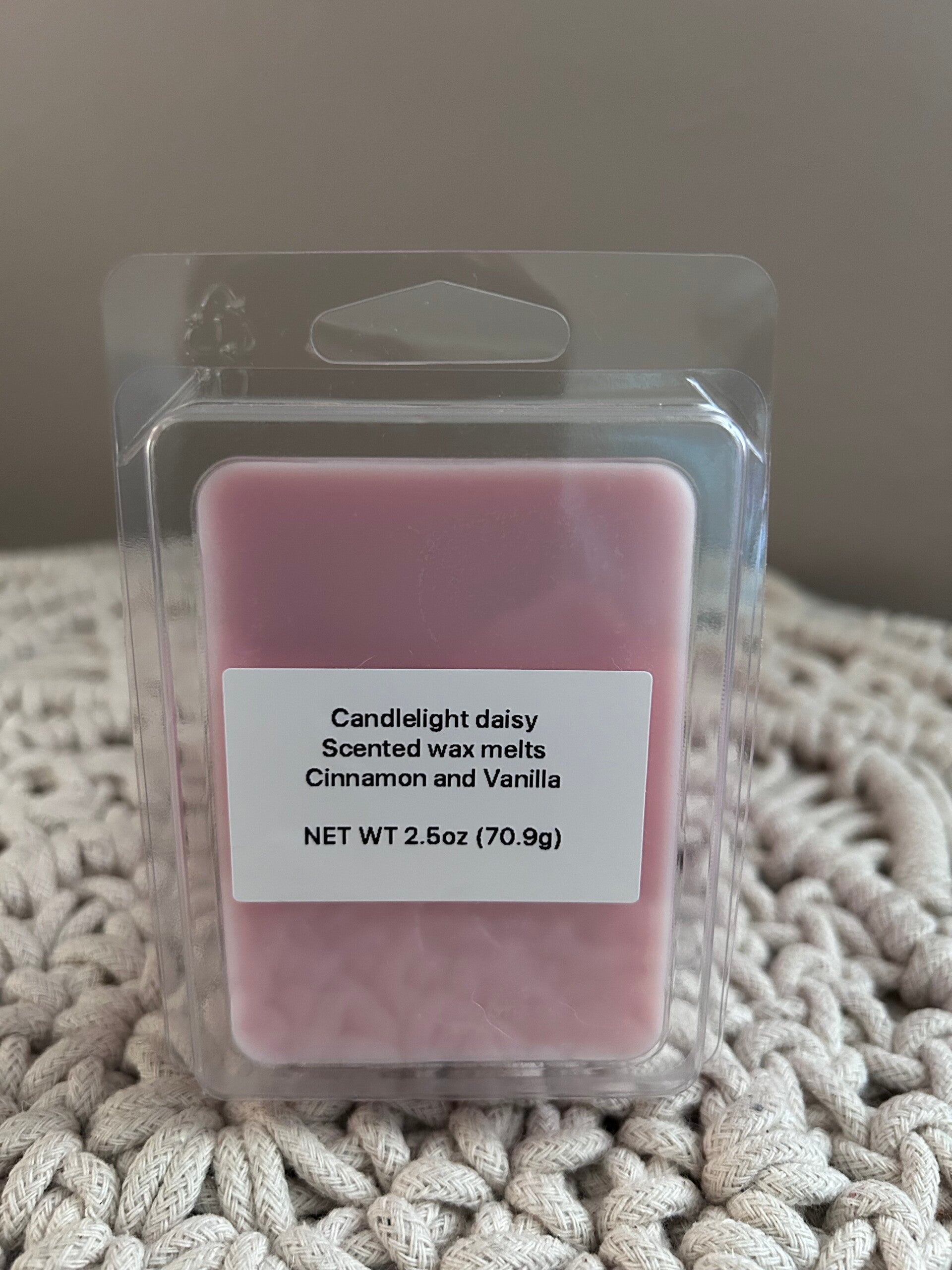 Cinnamon and vanilla wax melt
