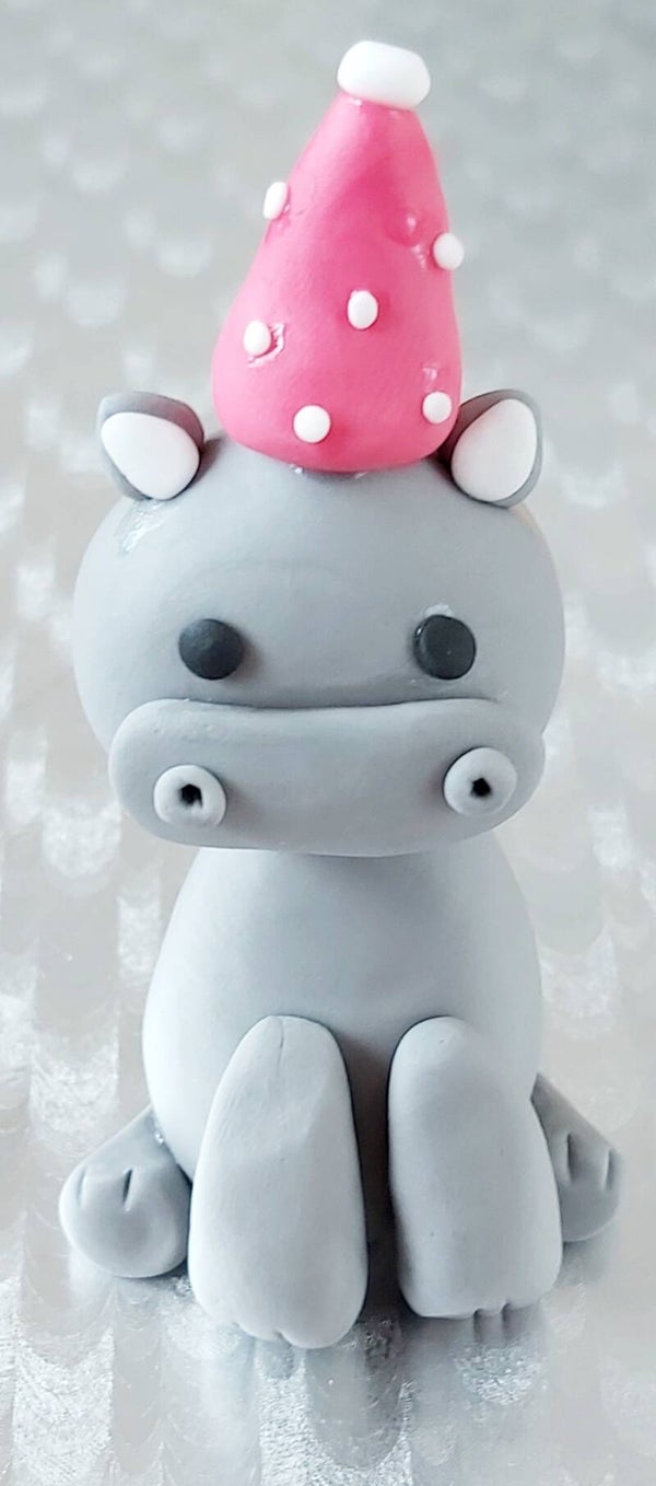 Nijlpaard met feesthoedje