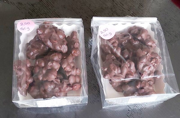 Pinda rotsjes puur ongeveer 175 gram prijs per bakje