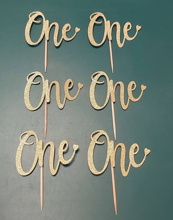 Cupcake toppers One glitter karton goud set van 6 stuks