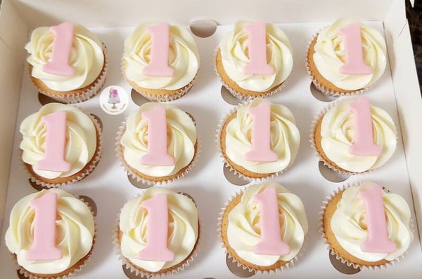 Cupcake met roze fondant cijfer 1. Prijs per stuk.