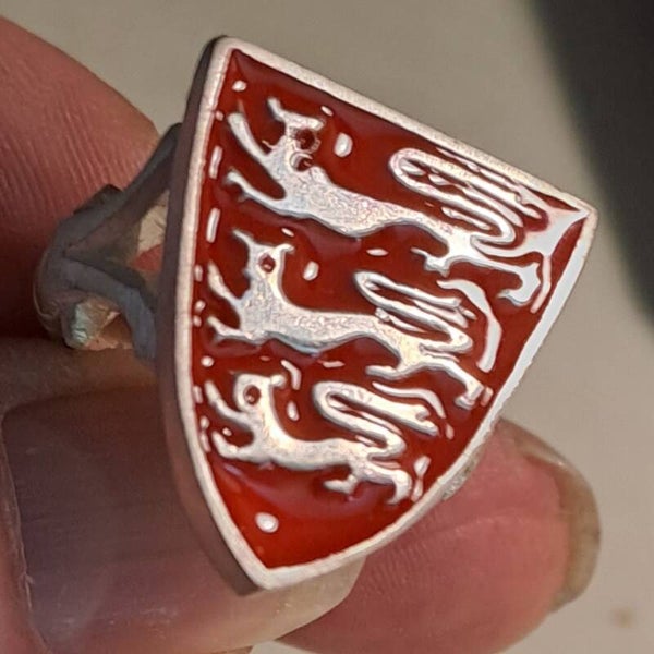 3 LIONS RING WITH ENAMEL