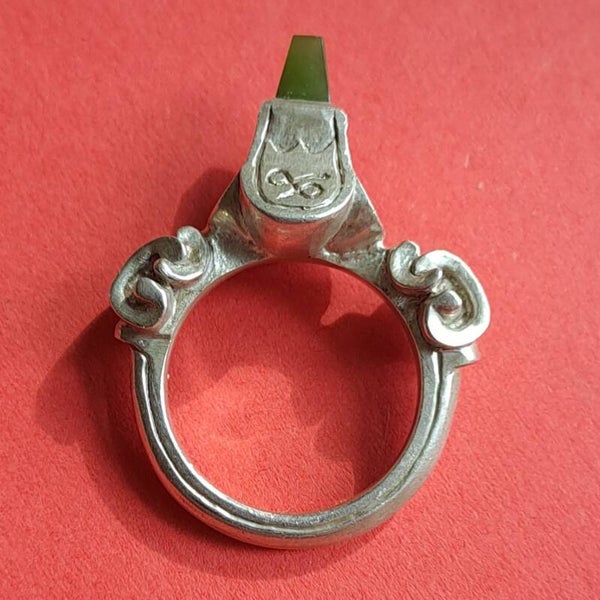 RENNAISANCE RING WITH NZ JADE STONE