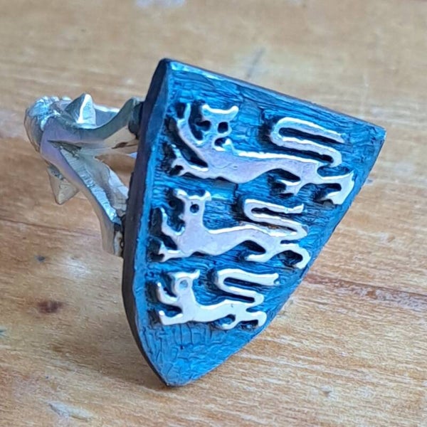 3 LIONS RING