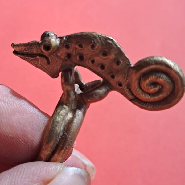 BRONZE HANDMADE AFRICAN CHAMELEON RING