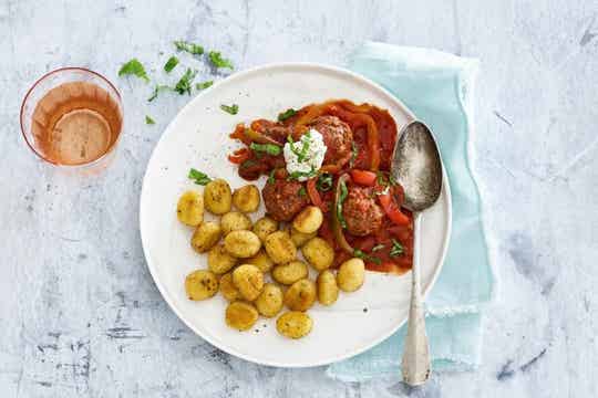 Gnocchi met balletjes in tomatensaus