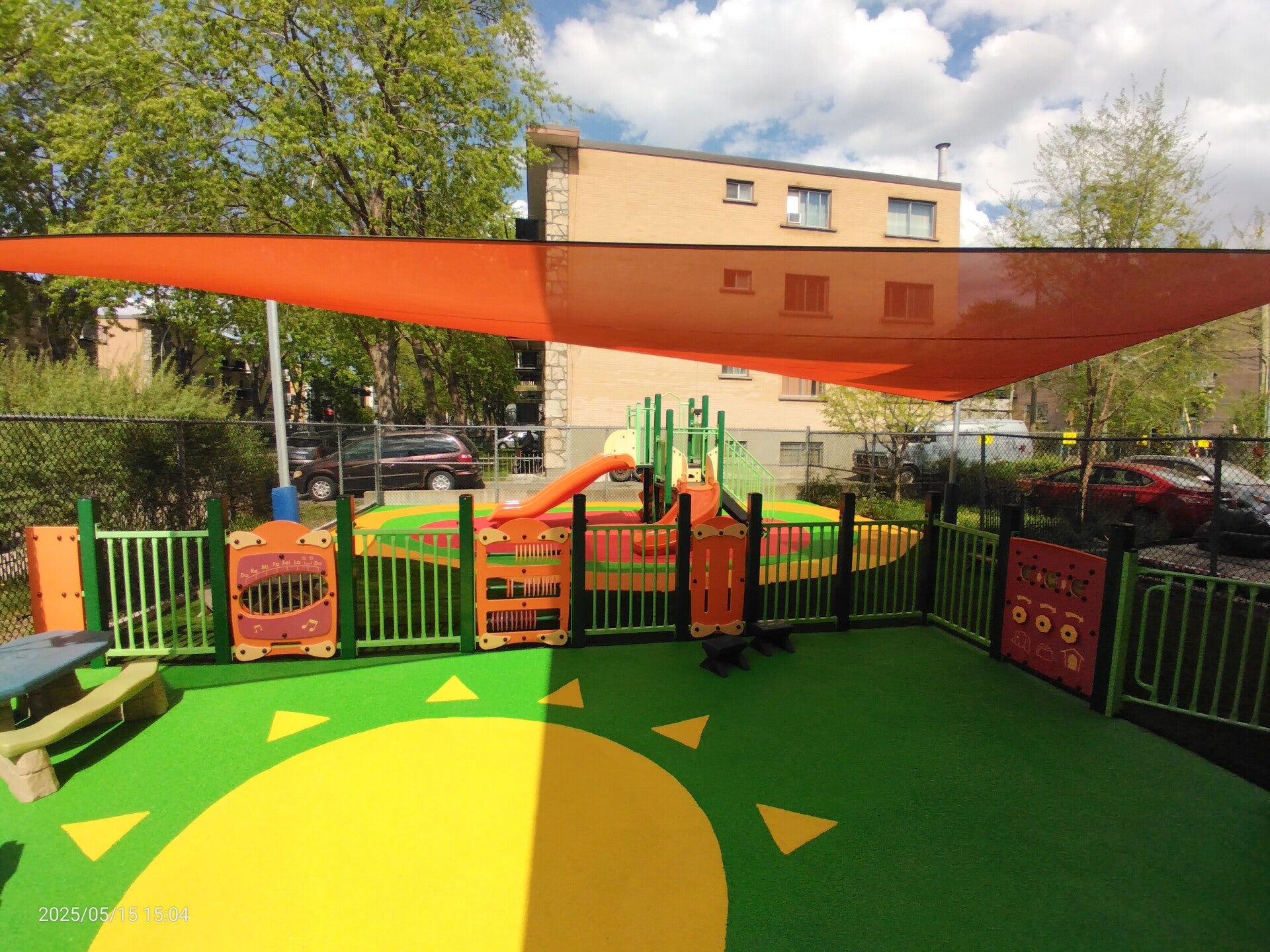 Rubber surface installation at Montreal CPE daycare by Capo Surface
