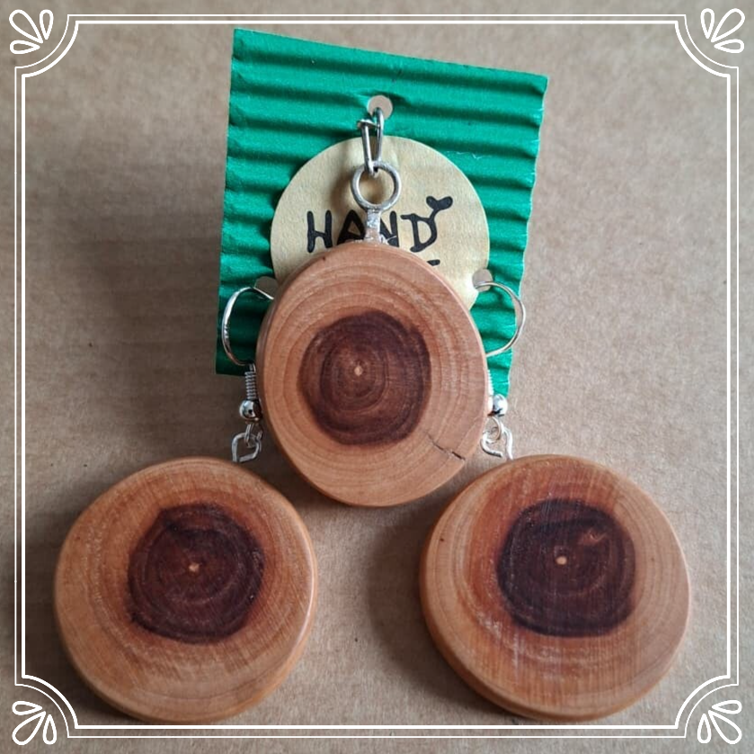 Schmuckset aus Holz