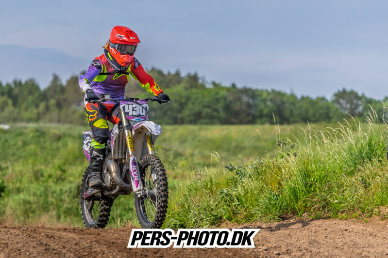 tr-ning-rougs-02-06-26-19-standard.jpg