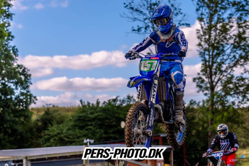 tr-ning-rougs-11-08-26-16-standard.jpg
