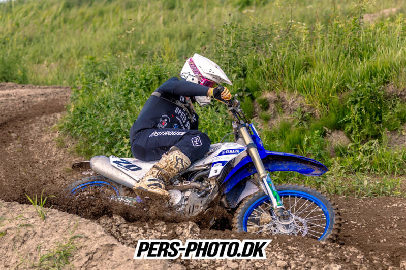 tr-ning-rougs-16-06-26-28-standard.jpg