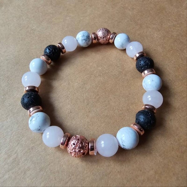 Rosa Kristall & Weißes Kiefer Kugelarmband – elegant, modern & handgefertigt