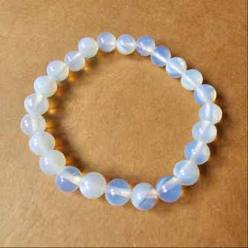 Opal Kugelarmband – edel, zeitlos & handgefertigt