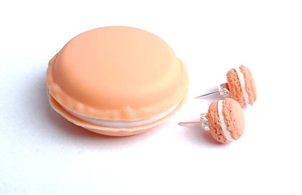 Macaron perzik oorbellen MET sieradendoosje