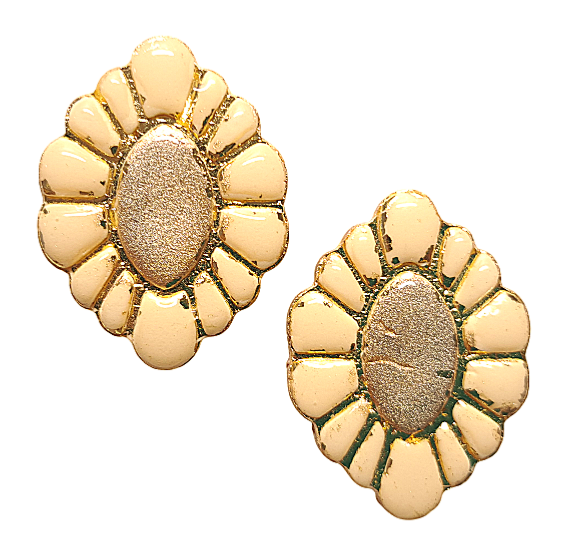 Glamour ornament vanille/goud oorbellen